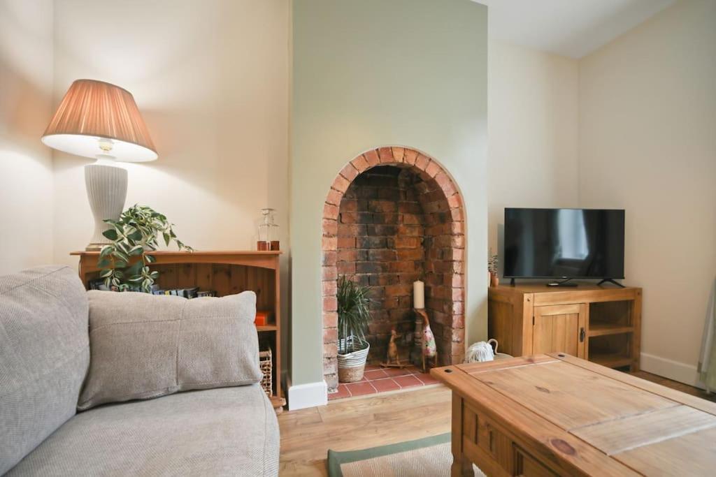 Picturesque Victorian Cottage Worcester Bagian luar foto