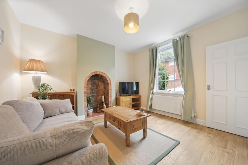 Picturesque Victorian Cottage Worcester Bagian luar foto