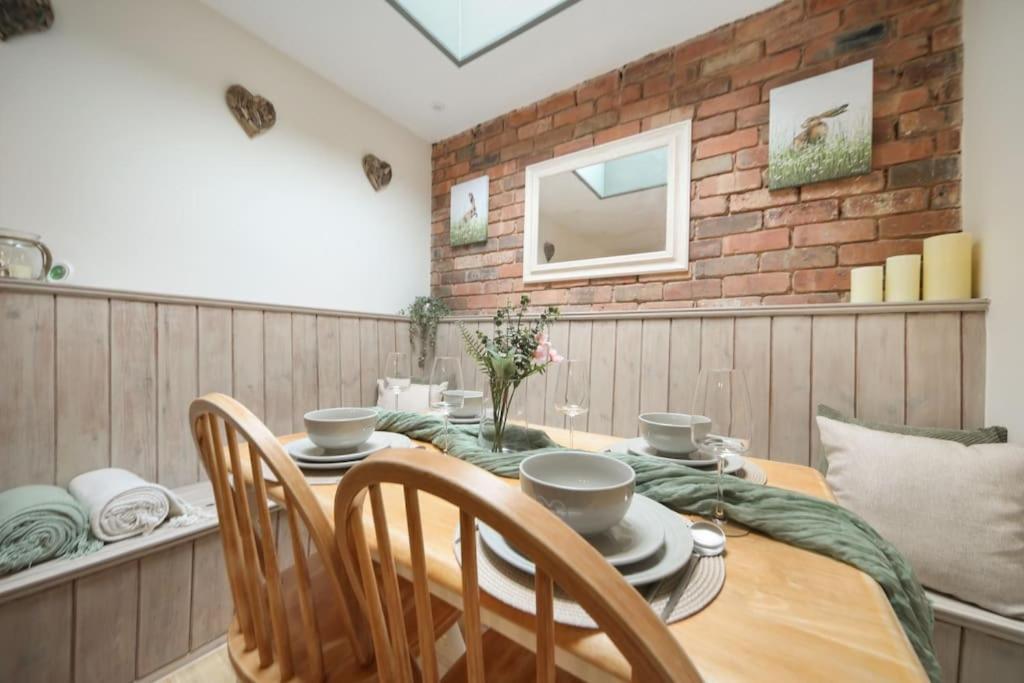 Picturesque Victorian Cottage Worcester Bagian luar foto
